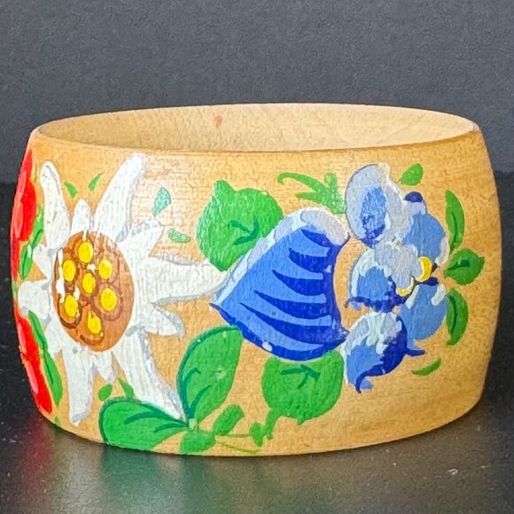 Vintage Boho Hand-Painted Wooden Napkin Ring With Floral Design Set Of 4 Rustic - Picture 4 of 10
